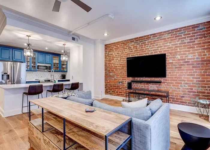 Location! Charming 2Br Brick Walls, Walk To Fq