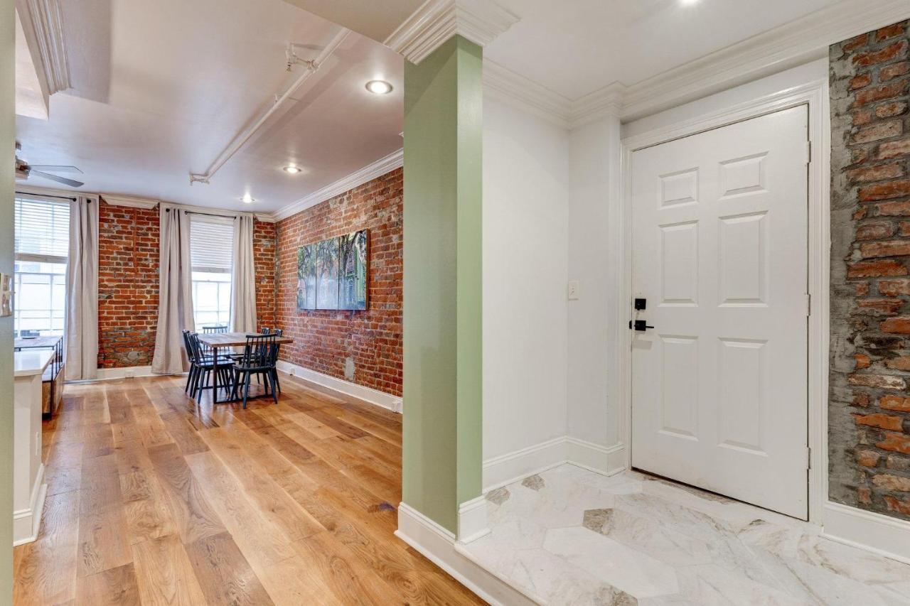 Holiday home Location! Charming 2br Brick Walls, Walk To Fq