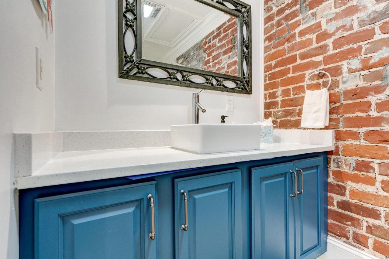 Holiday home Location! Charming 2br Brick Walls, Walk To Fq New Orleans